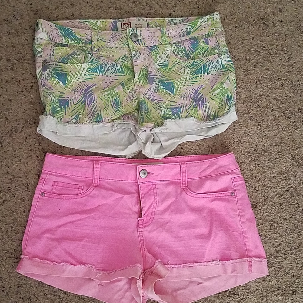 L.E.I  Ashley Lowrise Short Bundle Size 13
